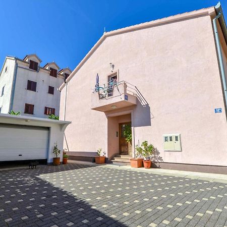 1 Bedroom Nice Apartment In Zadar Luaran gambar