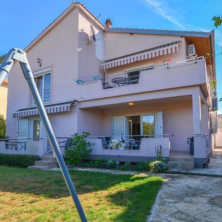 1 Bedroom Nice Apartment In Zadar Luaran gambar