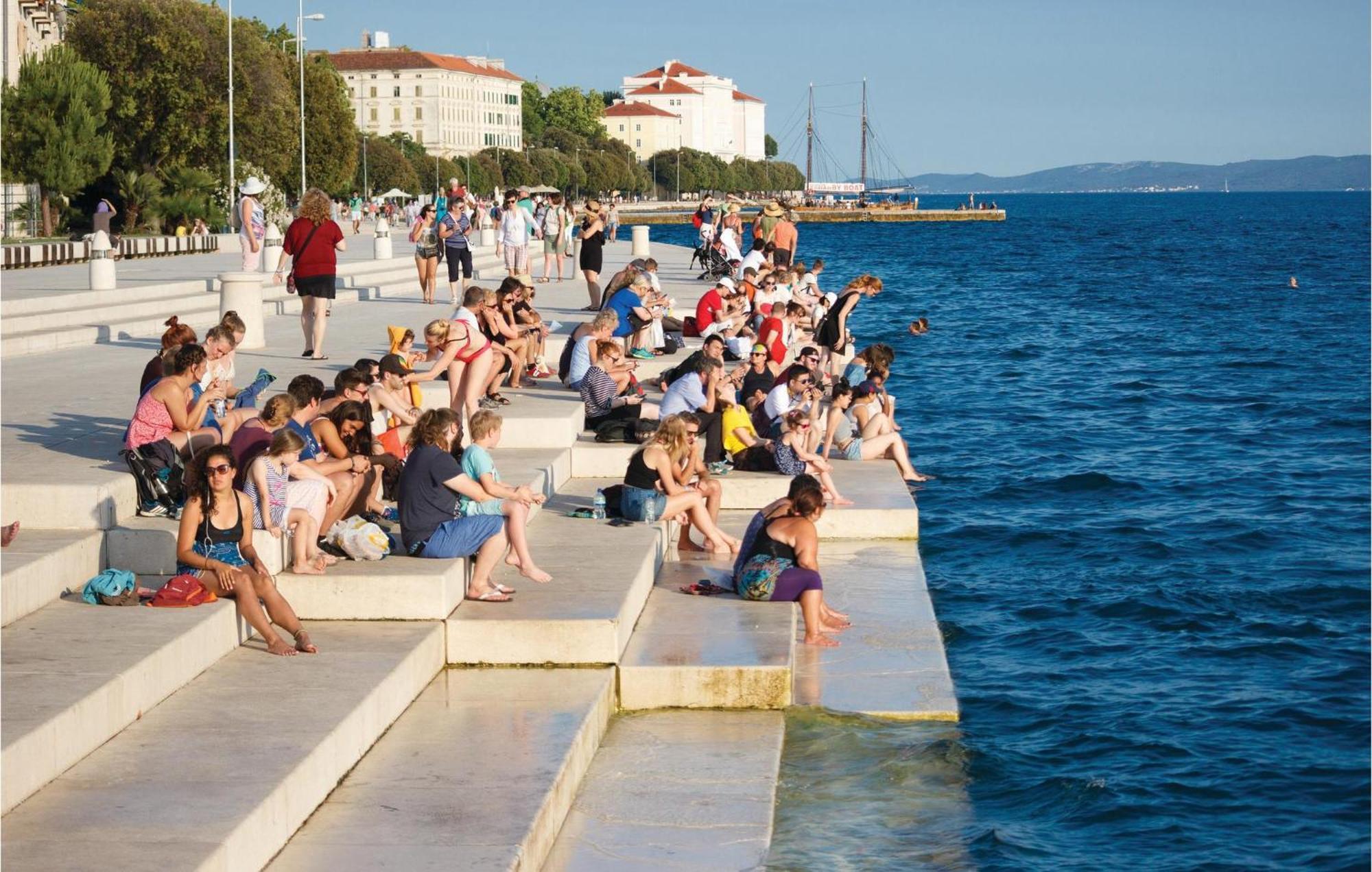 1 Bedroom Nice Apartment In Zadar Luaran gambar