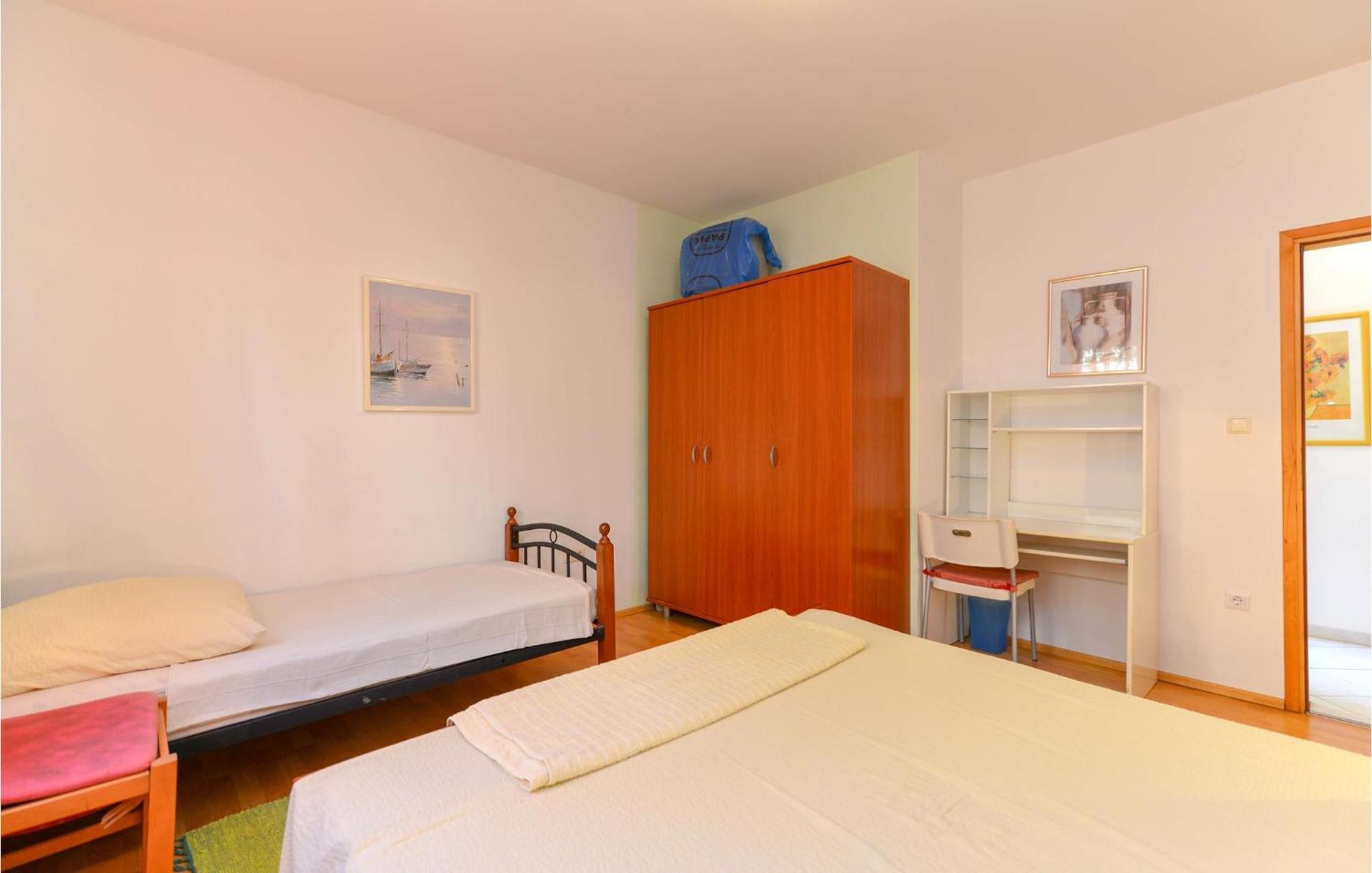 1 Bedroom Nice Apartment In Zadar Luaran gambar