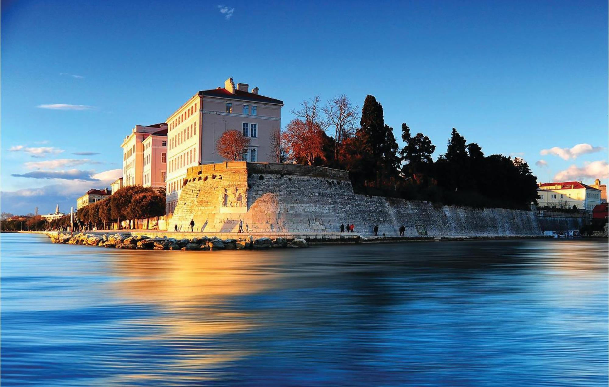 1 Bedroom Nice Apartment In Zadar Luaran gambar
