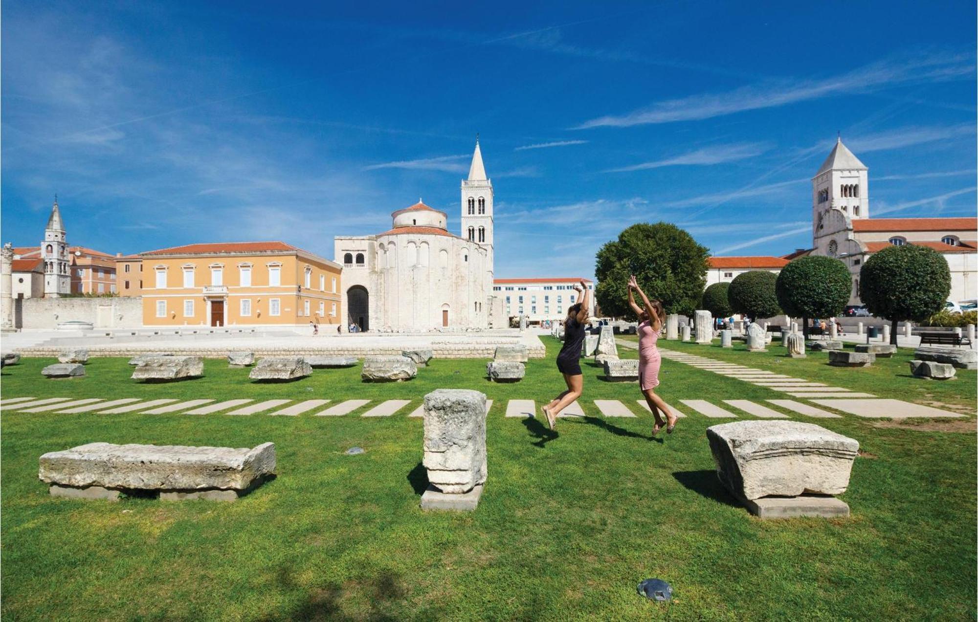 1 Bedroom Nice Apartment In Zadar Luaran gambar