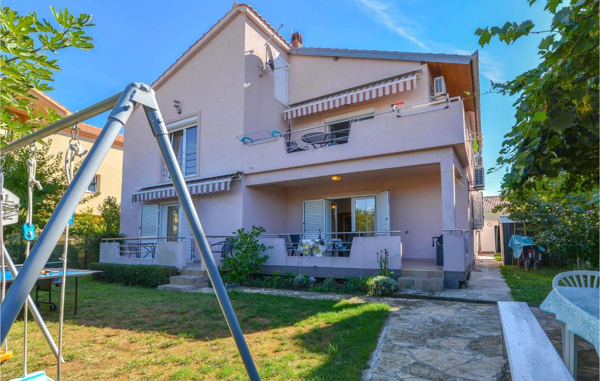 1 Bedroom Nice Apartment In Zadar Luaran gambar